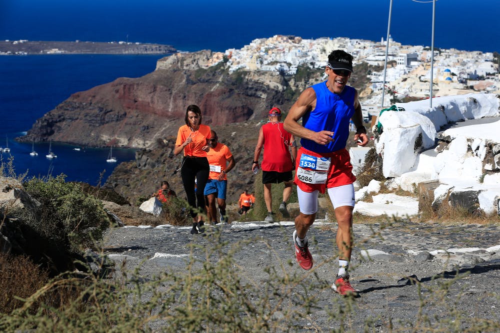 Santorini Experience 2022: Οι φετινές εντυπωσιακές διαδρομές runbeat.gr 